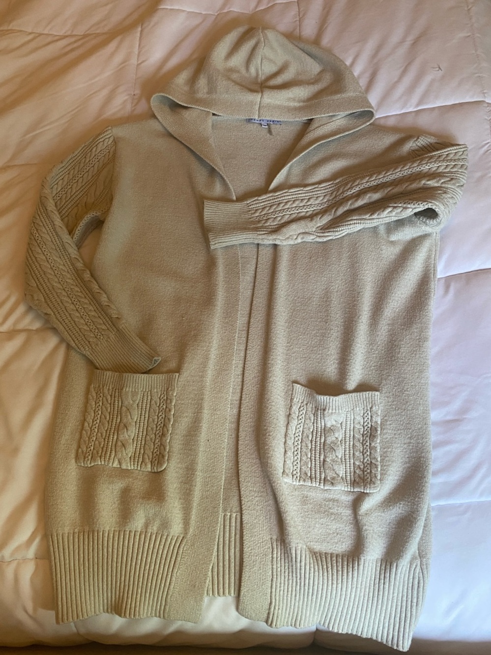 Tempo Paris Cream Hooded Cable-Knit Pocket Cardigan